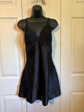 La Vie En Rose Black Satin & Lace Chemise